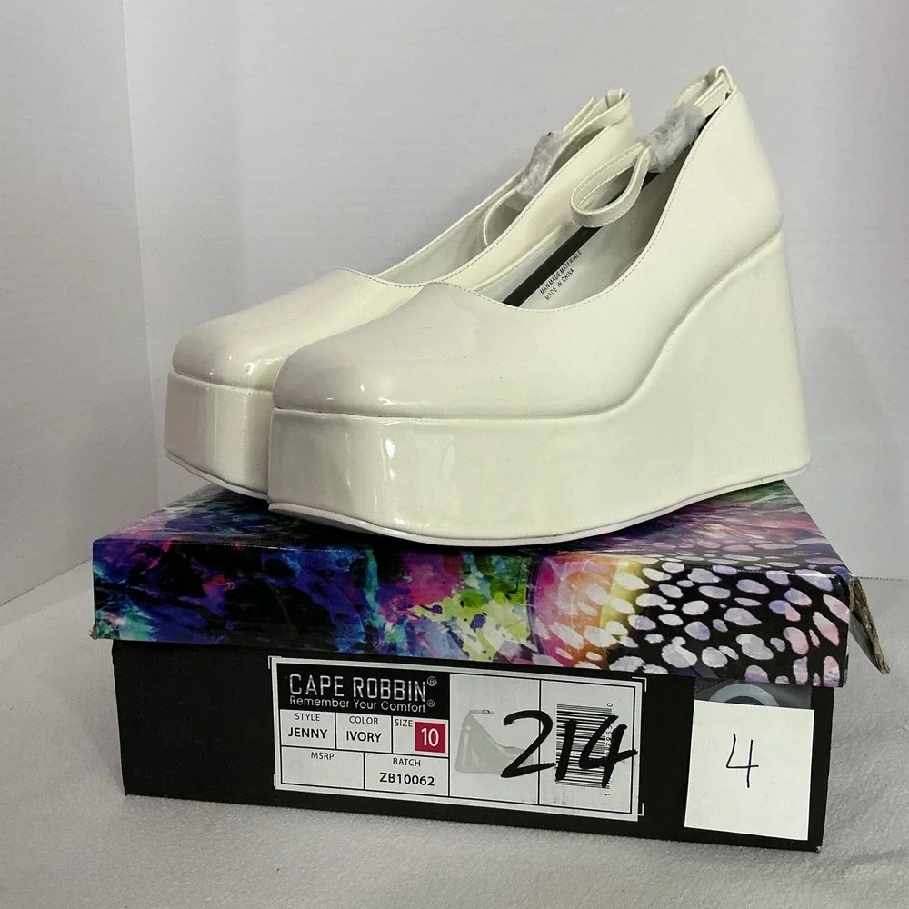 Cape Robbin Jenny Ivory Patent Platform Wedge Pumps Women's 10 Y2K Statement